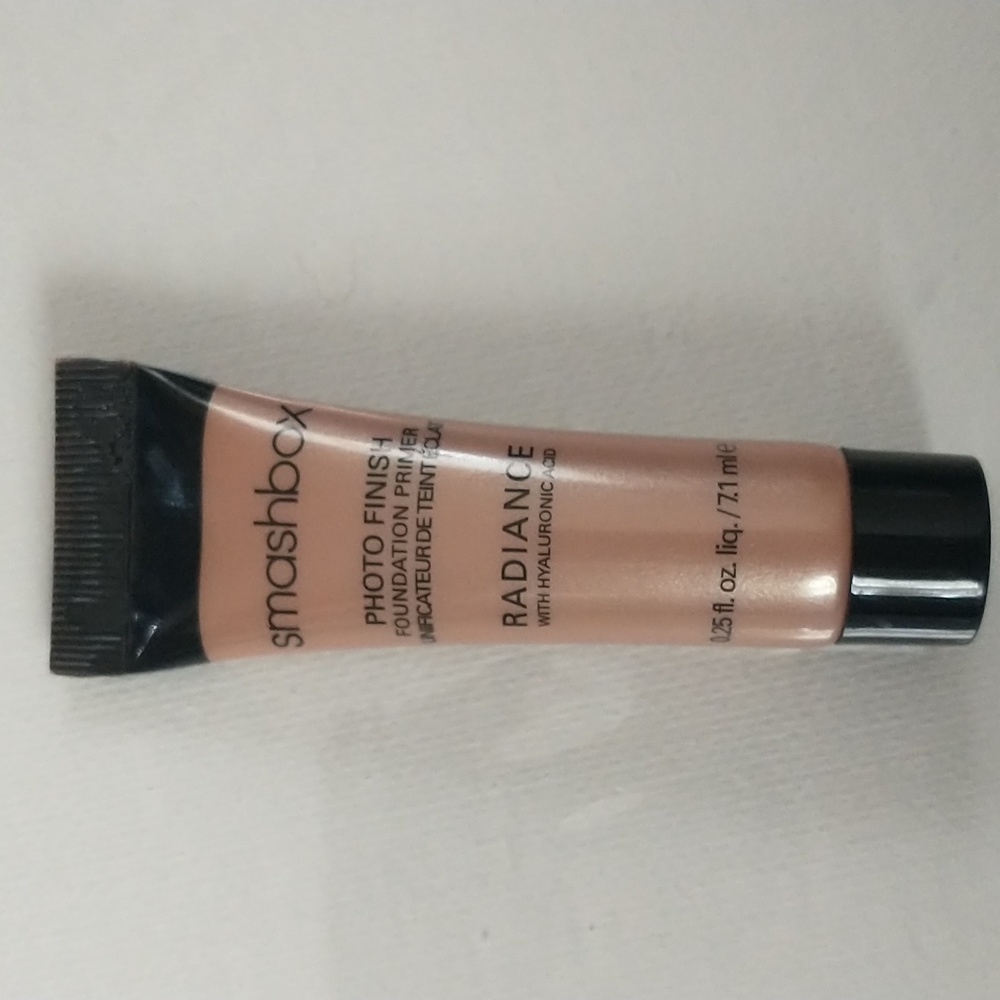 Cosmetic bundle w/Shades by Shan lipstick, Smashbox primer, pixi by Petra powder - Picture 4 of 6
